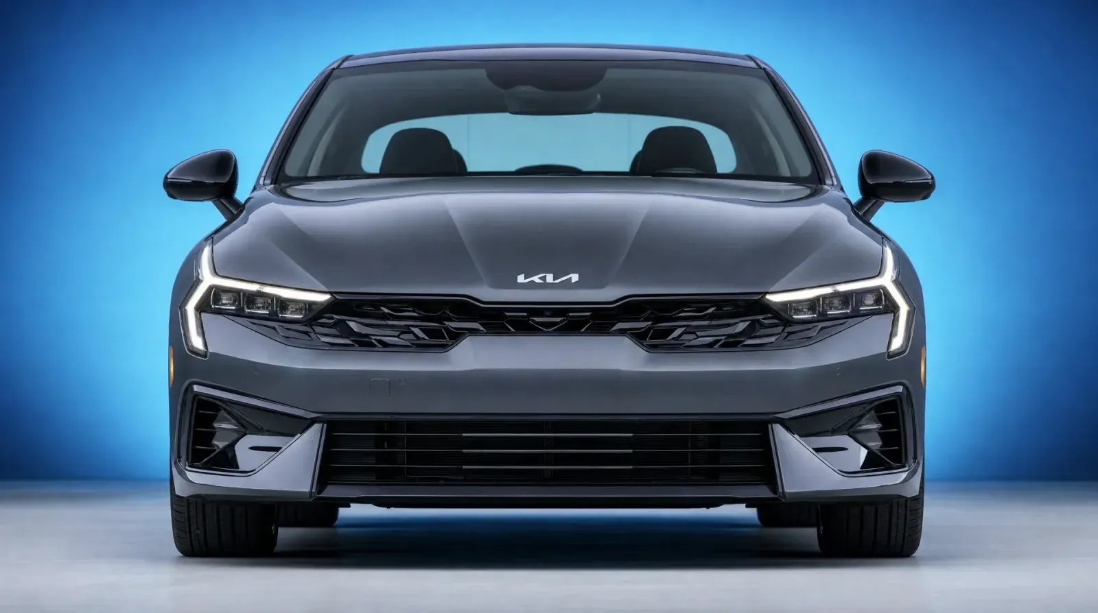 Kia K5 — Спереди