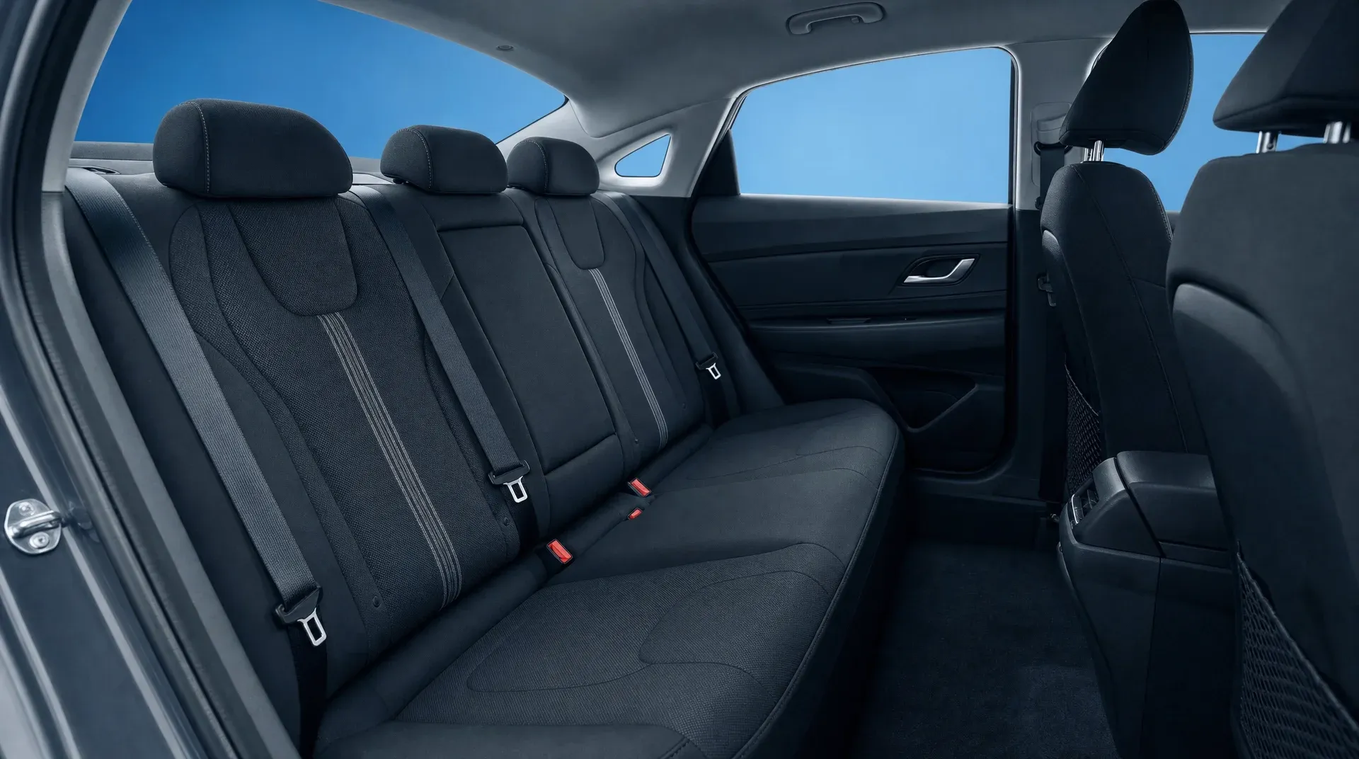 Hyundai Elantra — Интерьер зад