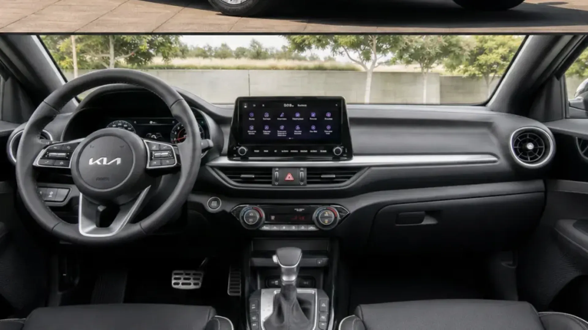 Kia Cerato — Интерьер перед